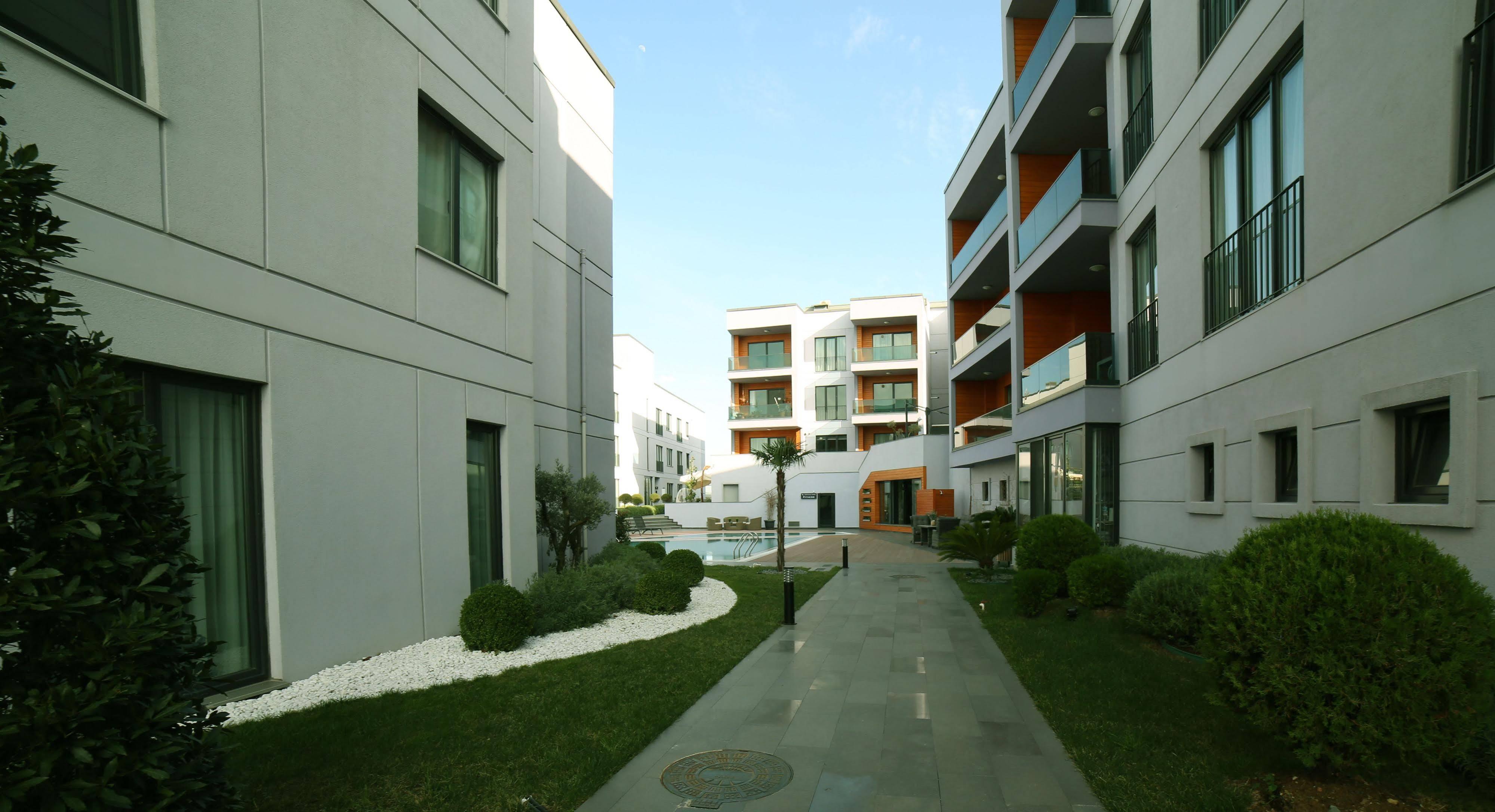 Green Hills Suites 亚洛瓦 外观 照片