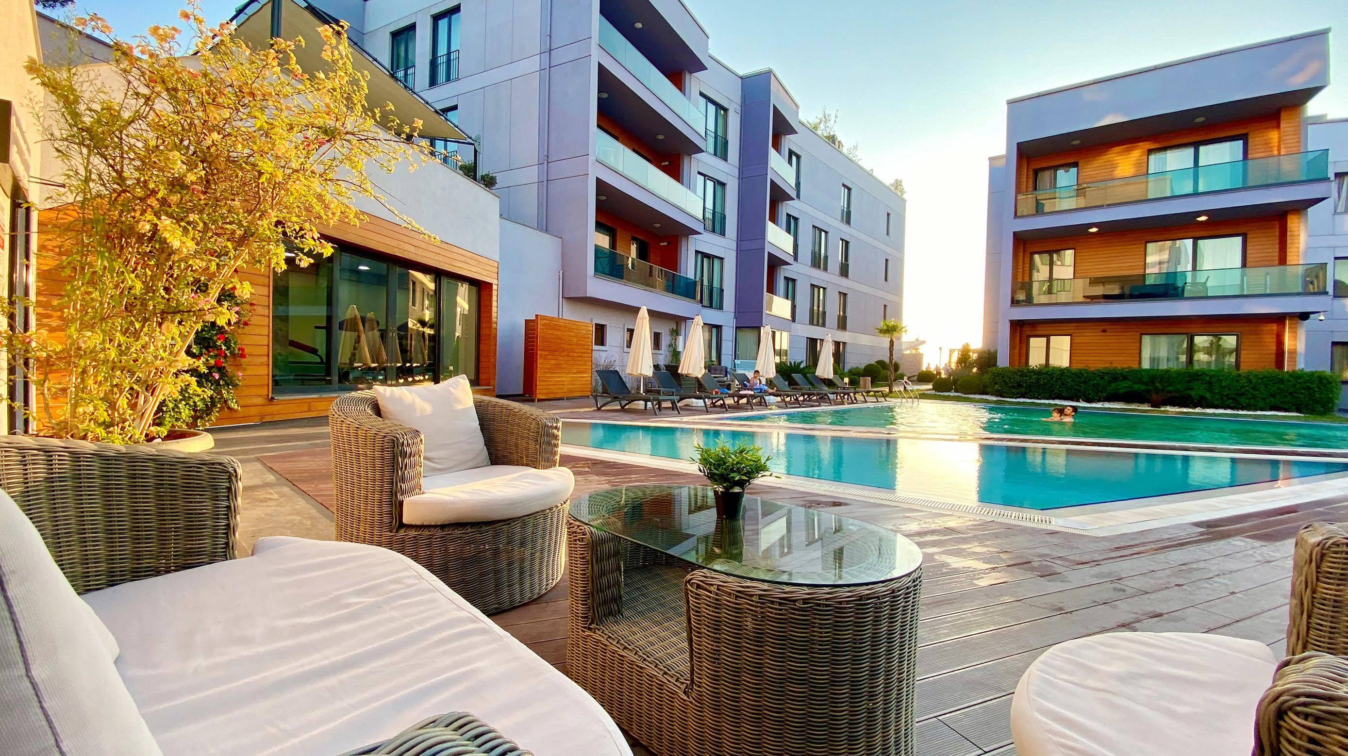 Green Hills Suites 亚洛瓦 外观 照片