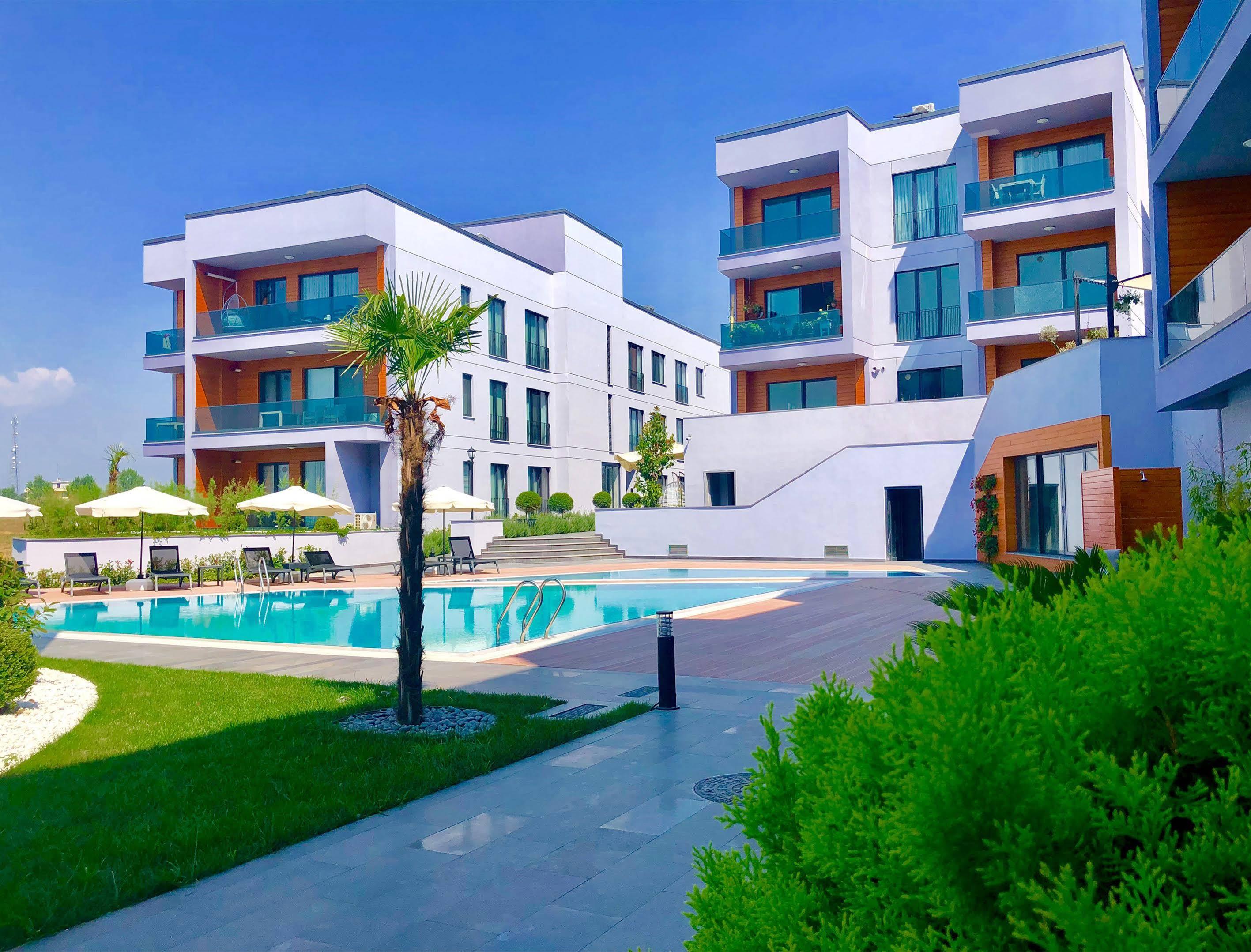 Green Hills Suites 亚洛瓦 外观 照片