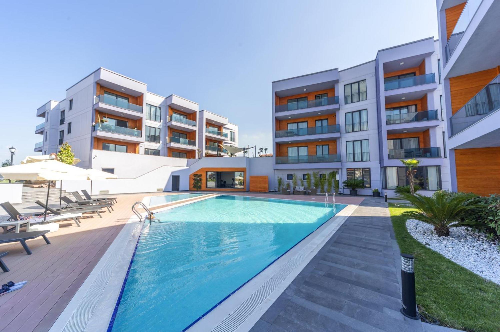 Green Hills Suites 亚洛瓦 外观 照片